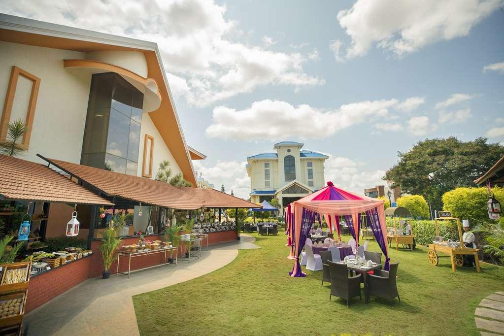 Clarks Exotica Convention & Resort 5*