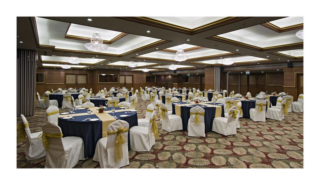 Clarks Exotica Convention &